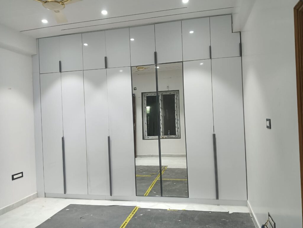 aluminum wardrobe