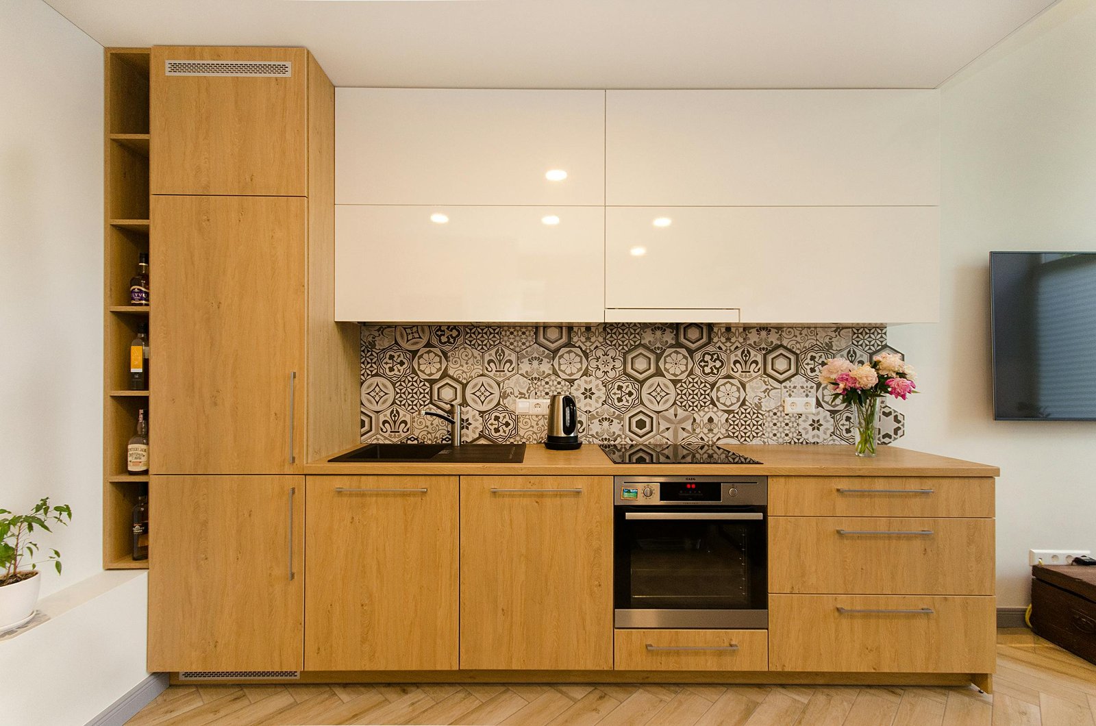 Straight stainless steel kitchen cabinet design