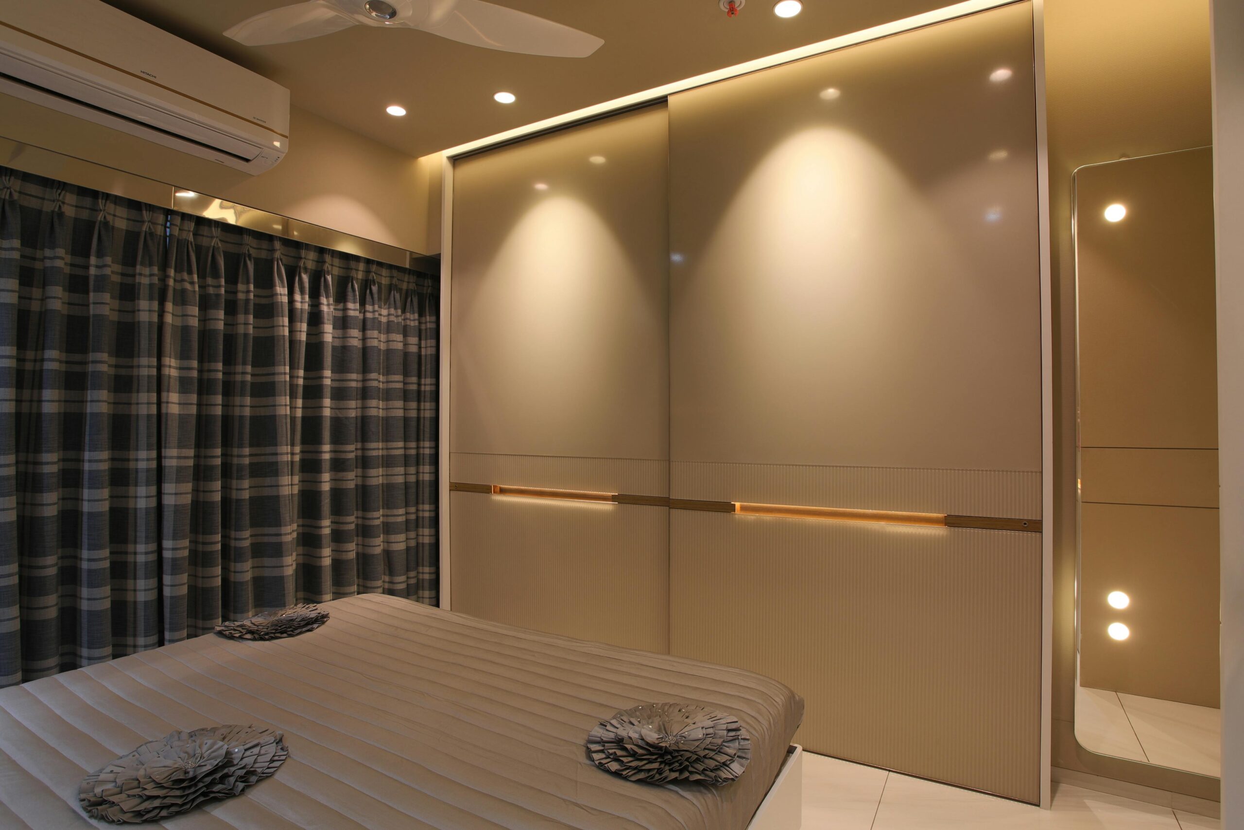 Sliding matt finish wardrobe Kukatpally